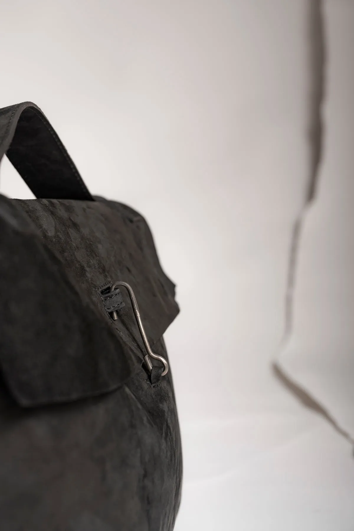 Tagliovivo | Doctor Hand Bag | Designer Messenger Bag aus Leder in Schwarz