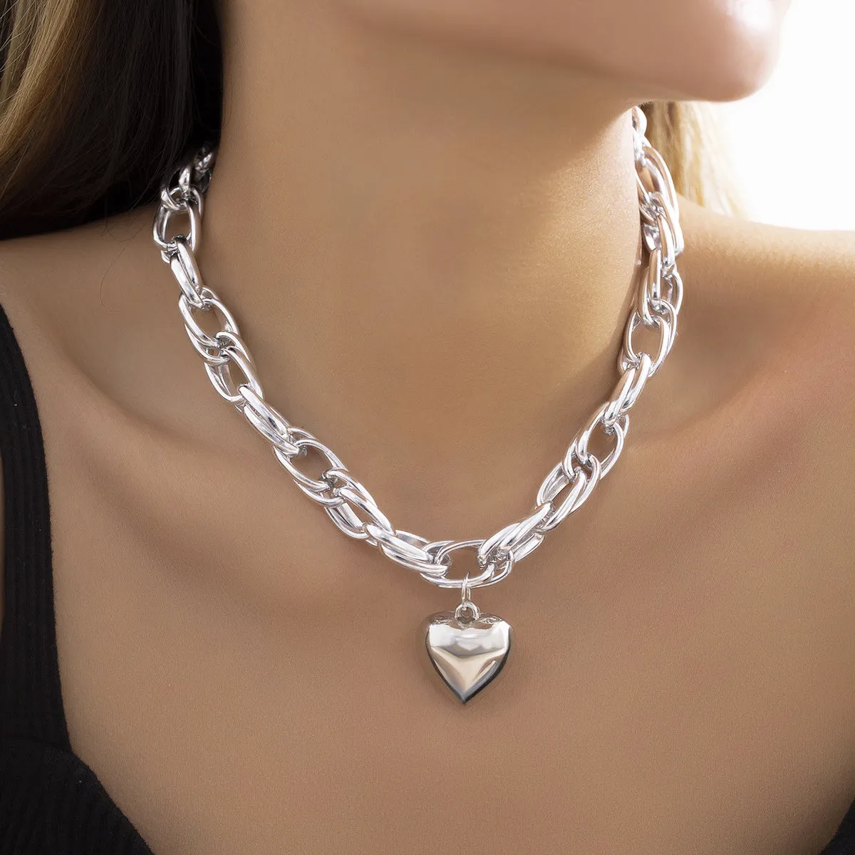 Women's Stylish Hip Hop Heart Chain Necklace - Add a Touch of Elegance to Your Look!